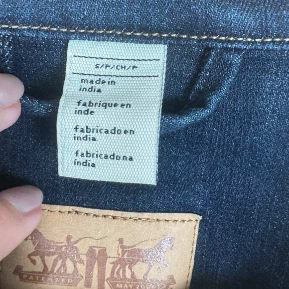 Levi's Classic Denim Trucker Jacket Dark‎ Wash Classic Stretch Denim Women Small - Picture 3 of 6